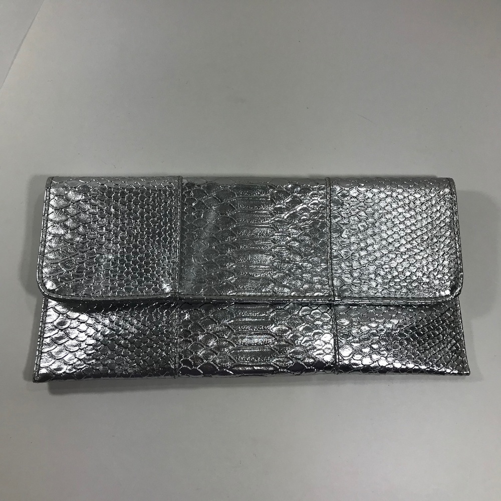 Urban Expressions Clutch